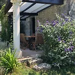 La Maisonnette, Elegant Couple's Retreat Apartment *