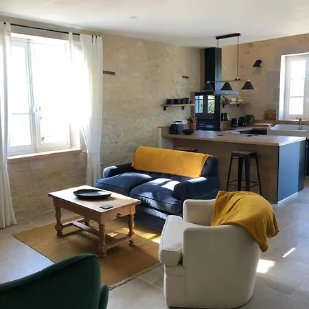 Appartamento La Maisonnette, Elegant Couple's Retreat *