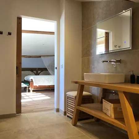 La Maisonnette, Elegant Couple's Retreat *