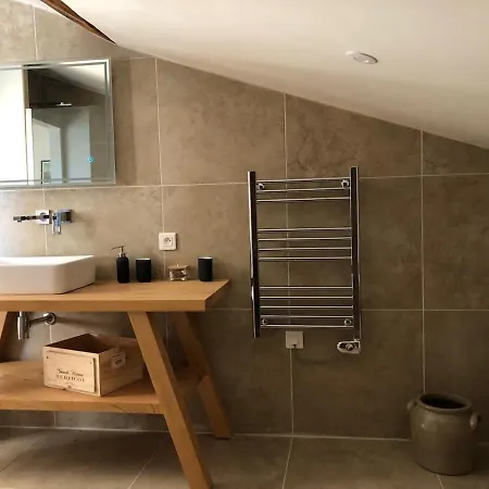 La Maisonnette, Elegant Couple's Retreat Apartman Sainte-Colombe-de-Duras