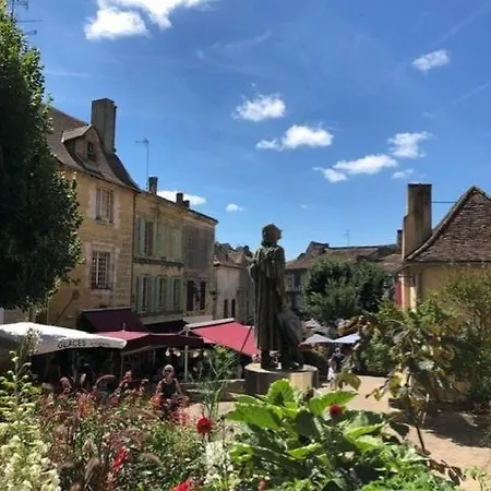 La Maisonnette, Elegant Couple's Retreat