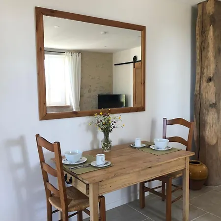 La Maisonnette, Elegant Couple's Retreat *