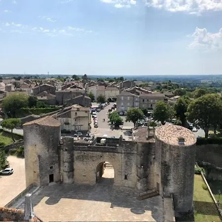 La Maisonnette, Elegant Couple's Retreat *