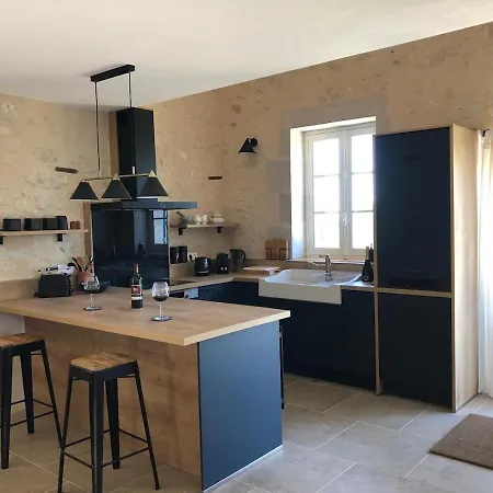 Apartman La Maisonnette, Elegant Couple's Retreat