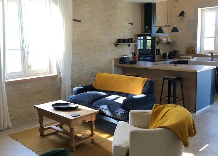 Lägenhet La Maisonnette, Elegant Couple's Retreat *