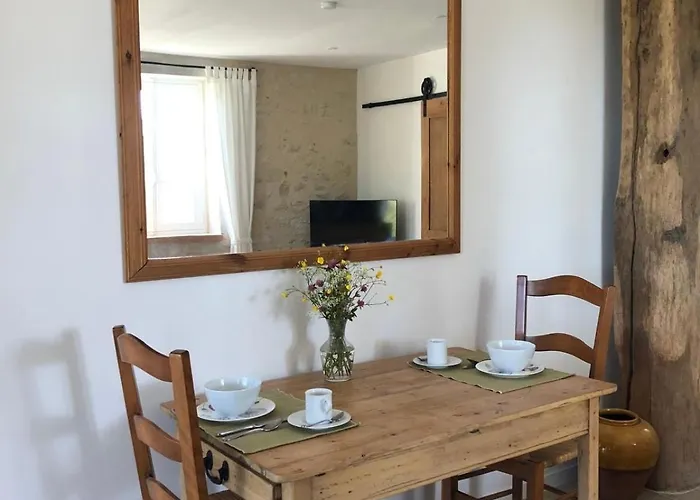 La Maisonnette, Elegant Couple's Retreat *