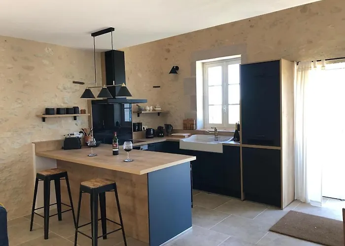 Apartman La Maisonnette, Elegant Couple's Retreat